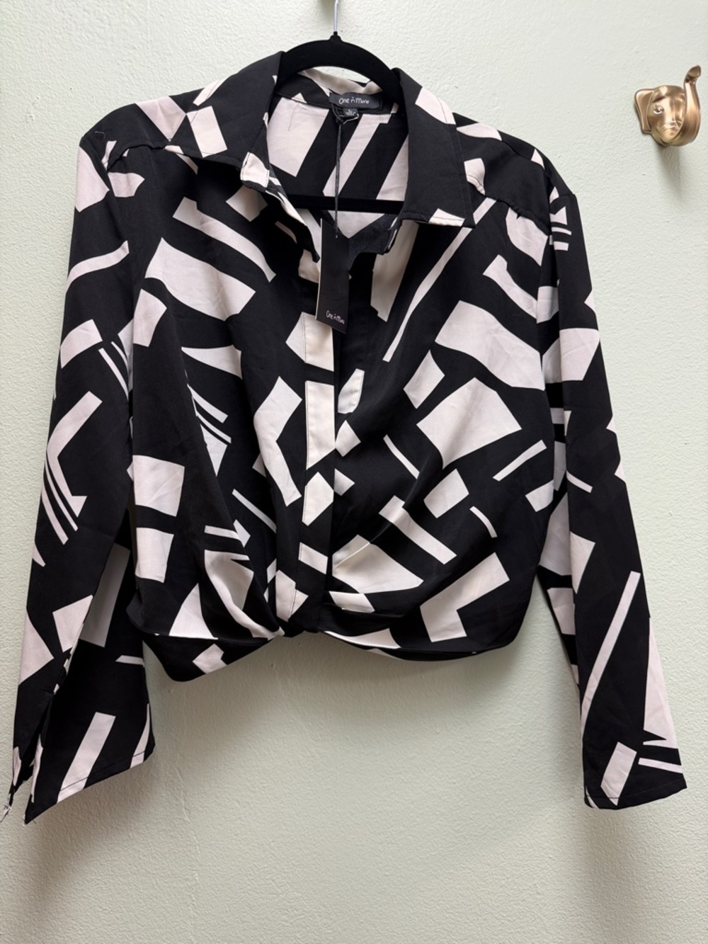 Black & Cream Geometric Twist-Front Blouse